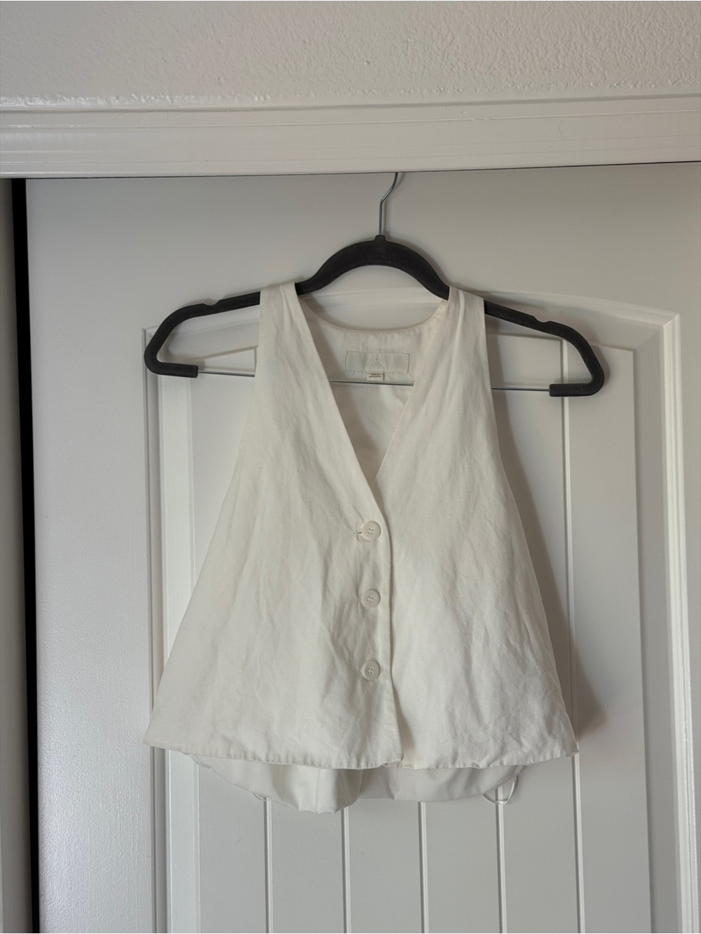 Zara Cream Button-Front Sleeveless Camisole
